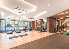 Современная квартира с садом у моря в живописном районе