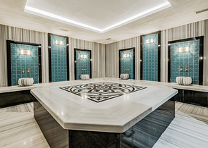 Современная квартира с садом у моря в живописном районе