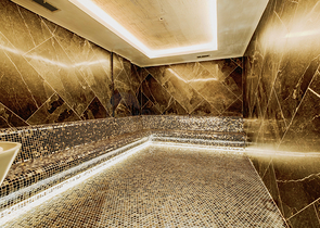 Современная квартира с садом у моря в живописном районе