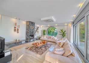 Просторная вилла с панорамным видом на море в центральной части Аланьи