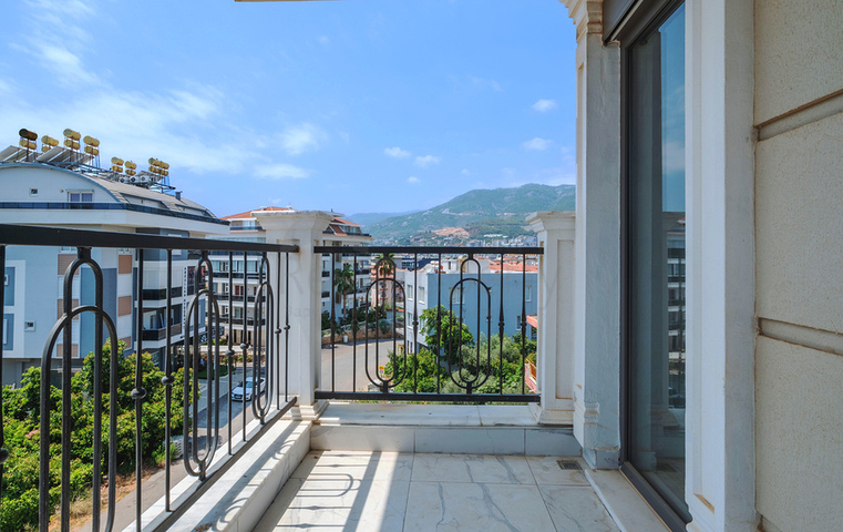 Просторный пентхаус 4+1 с богатой инфраструктурой в сердце района Оба