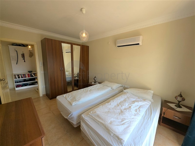 Просторная квартира с удобным расположением в самом сердце Оба