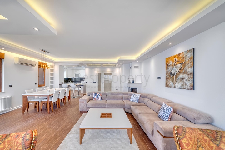 Просторный пентхаус у моря с видом и комфортом 