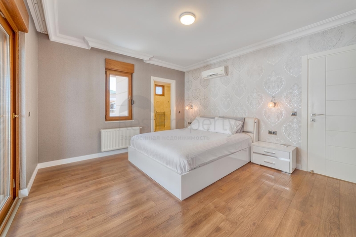 Просторный пентхаус у моря с видом и комфортом 