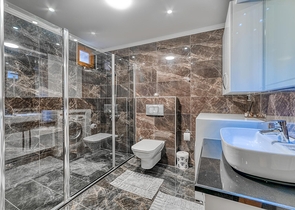 Просторный пентхаус у моря с видом и комфортом 