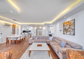 Просторный пентхаус у моря с видом и комфортом 