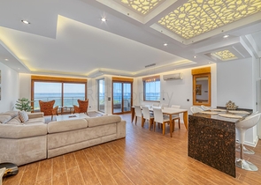 Просторный пентхаус у моря с видом и комфортом 