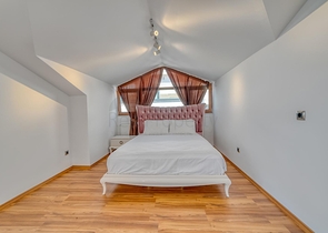 Просторный пентхаус у моря с видом и комфортом 