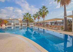 Роскошная вилла с видом на море в престижном районе Коналкы