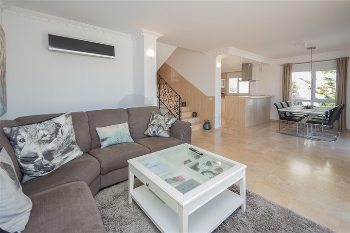 Роскошная вилла с панорамным видом на море в одном из самых престижных районов Алании