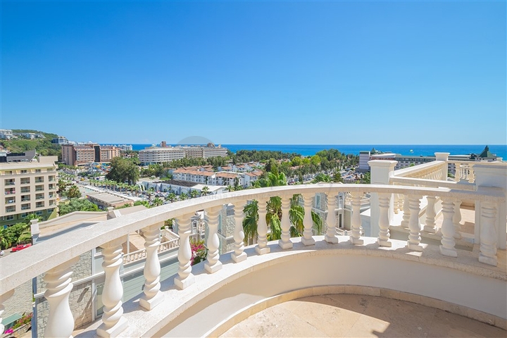 Роскошная вилла с панорамным видом на море в одном из самых престижных районов Алании