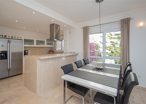 Роскошная вилла с панорамным видом на море в одном из самых престижных районов Алании