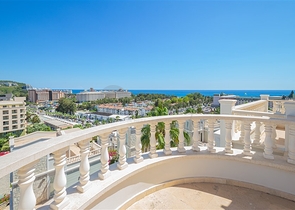 Роскошная вилла с панорамным видом на море в одном из самых престижных районов Алании