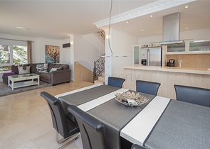 Роскошная вилла с панорамным видом на море в одном из самых престижных районов Алании