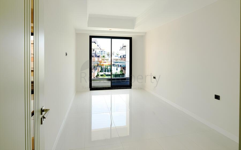 Роскошная квартира в современном жилом комплексе у моря