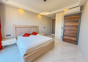 Пентхаус с видом на море в престижном жилом комплексе