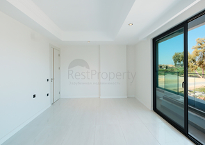 Современная квартира у моря в престижном районе Турклер