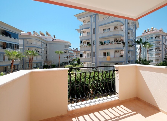 Просторная меблированная квартира в престижном районе Оба