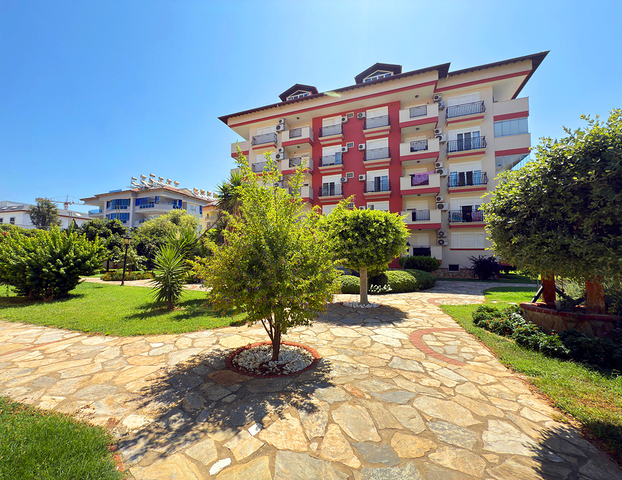 Просторная меблированная квартира в престижном районе Оба