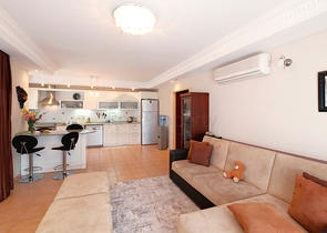 Просторная меблированная квартира в престижном районе Оба