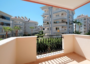 Просторная меблированная квартира в престижном районе Оба