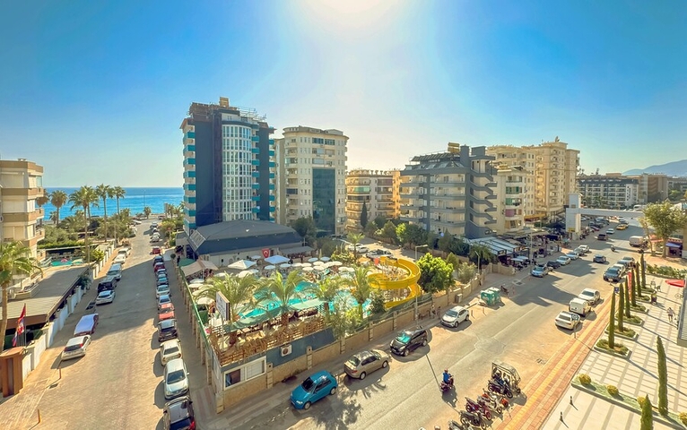 Современная меблированная квартира в 200 метрах от моря в Тосмуре