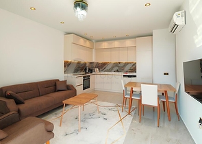 Современная меблированная квартира в 200 метрах от моря в Тосмуре