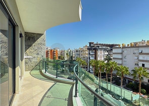 Современная меблированная квартира в 200 метрах от моря в Тосмуре