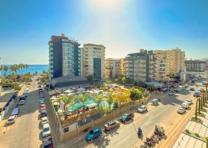 Современная меблированная квартира в 200 метрах от моря в Тосмуре