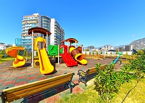 Современная меблированная квартира в комплексе с богатой инфраструктурой в Махмутларе