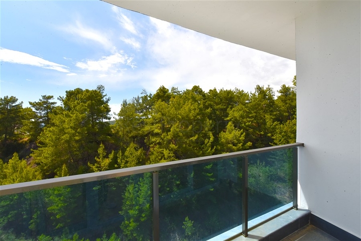 Уютная квартира 1+1 в современном жилом комплексе в Авсалларе