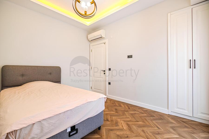 Роскошный пентхаус 4+1 с панорамным видом на море в центре Аланьи