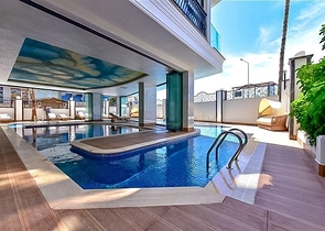 Роскошный пентхаус 4+1 с панорамным видом на море в центре Аланьи