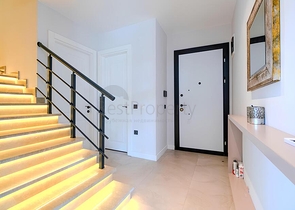 Роскошный пентхаус 4+1 с панорамным видом на море в центре Аланьи