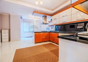 Просторный дуплекс с садом 5+1 в престижном районе Оба