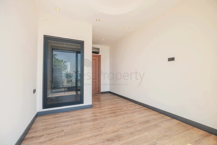 Квартира 2+1 с прямой близостью к морю в районе Оба