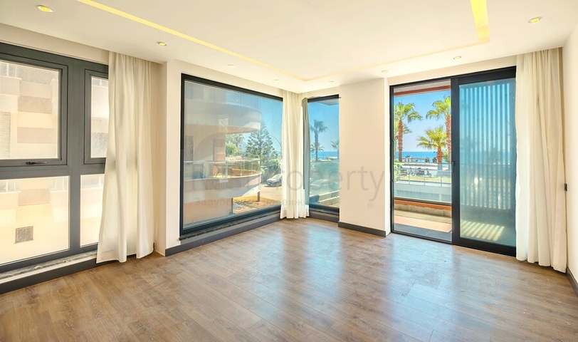 Квартира 2+1 с прямой близостью к морю в районе Оба