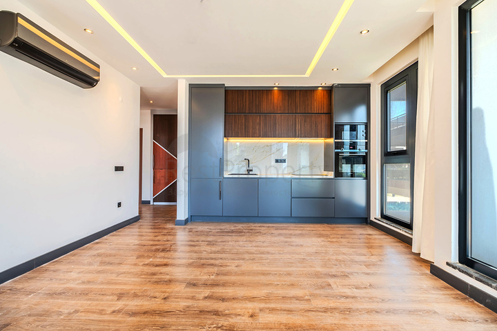 Квартира 2+1 с прямой близостью к морю в районе Оба