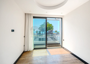 Квартира 2+1 с прямой близостью к морю в районе Оба