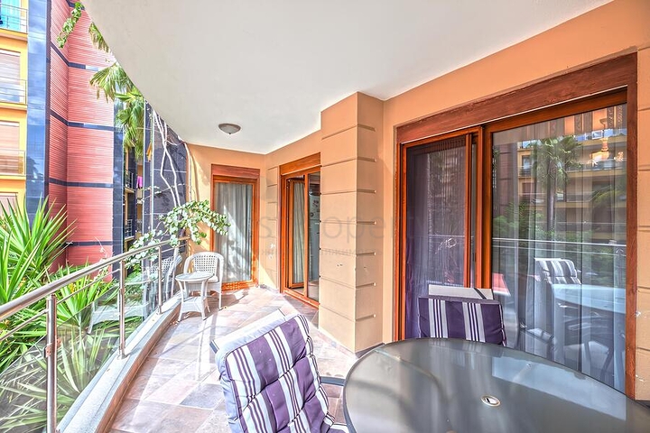 Просторная квартира 3+1 с отдельной кухней у моря в центре Аланьи