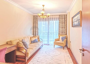 Просторная квартира 3+1 с отдельной кухней у моря в центре Аланьи