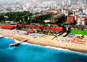 Просторная квартира 3+1 с отдельной кухней у моря в центре Аланьи