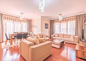 Просторная квартира 3+1 с отдельной кухней у моря в центре Аланьи