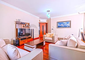 Просторная квартира 3+1 с отдельной кухней у моря в центре Аланьи