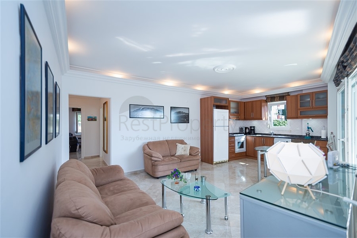 Просторная квартира в Джикджилли с развитой инфраструктурой