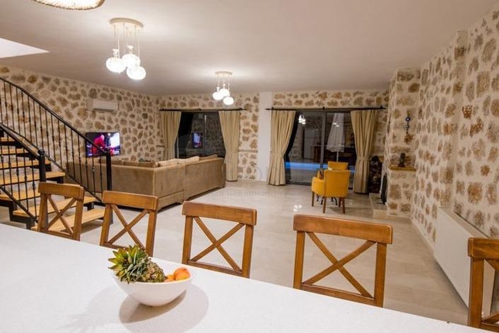 На продажу выставленны две виллы в районе Каш - Анталия 