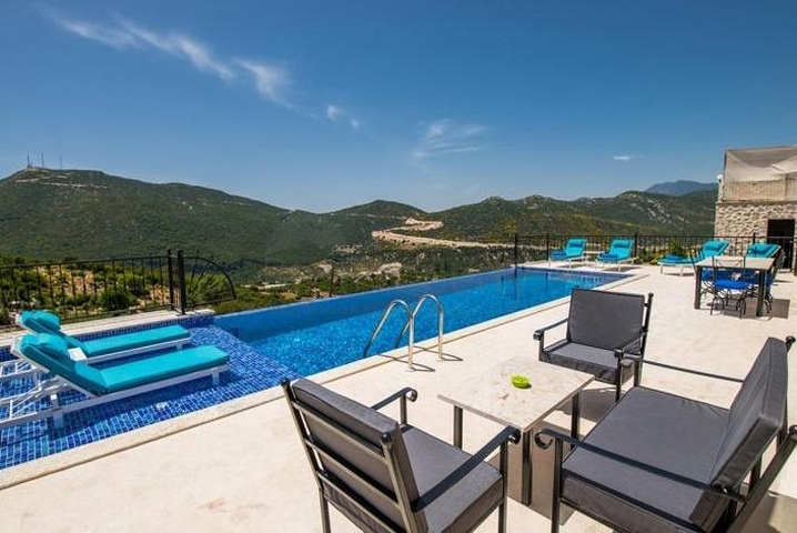 На продажу выставленны две виллы в районе Каш - Анталия 