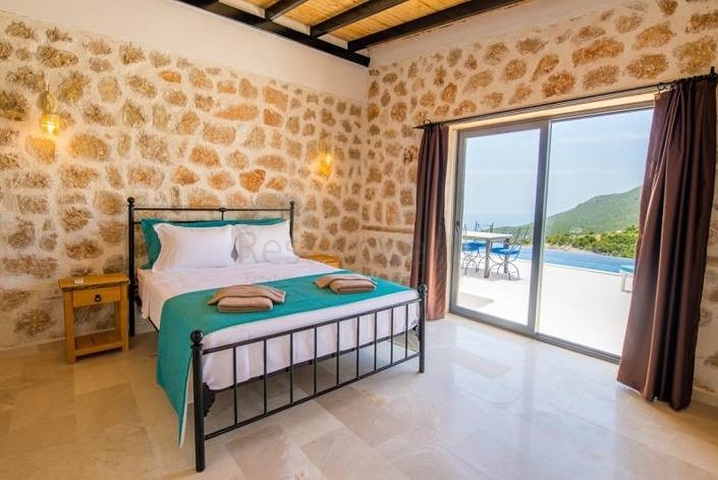 На продажу выставленны две виллы в районе Каш - Анталия 