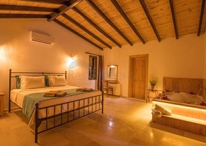 На продажу выставленны две виллы в районе Каш - Анталия 