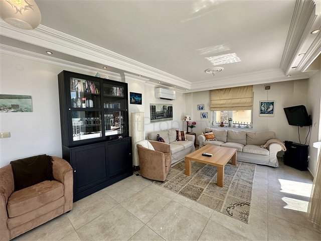 Просторная вилла с панорамным видом на море в Аланье